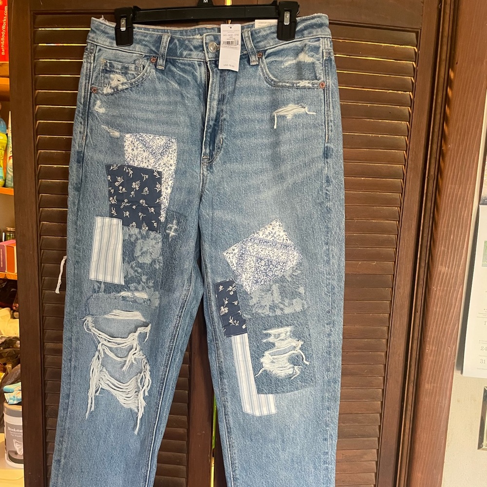 American Eagle mom patch jeans size 8 NWT